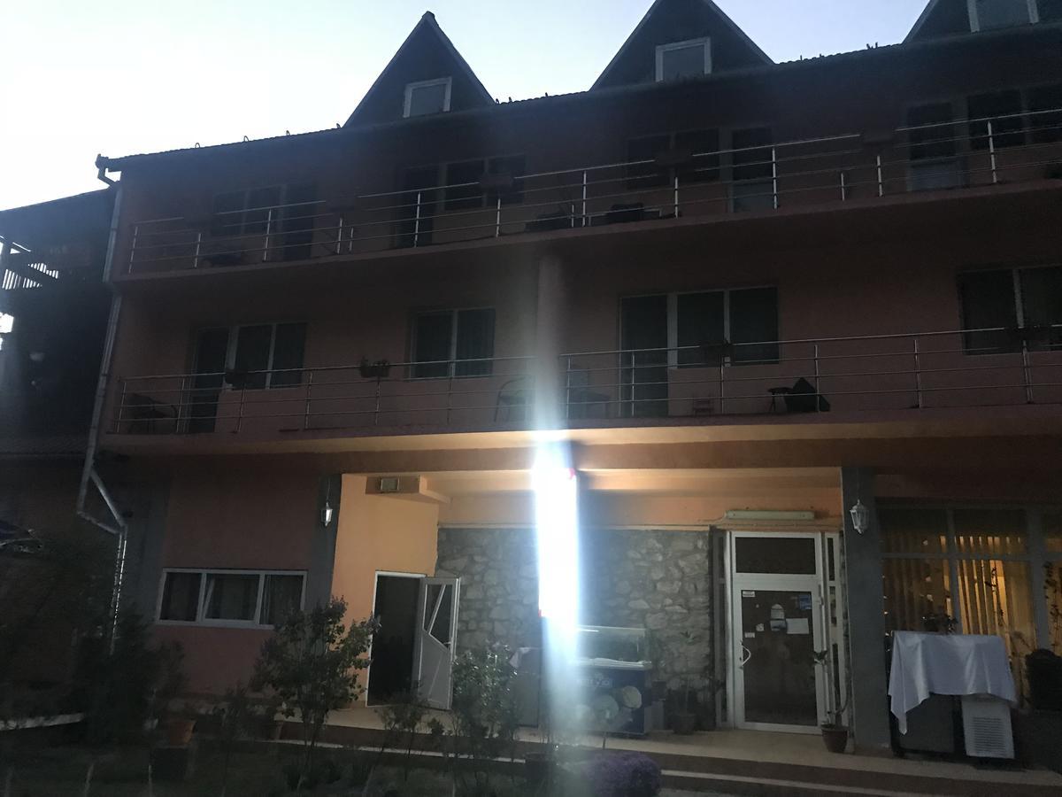Vila Tanamera Hotell Moneasa Eksteriør bilde